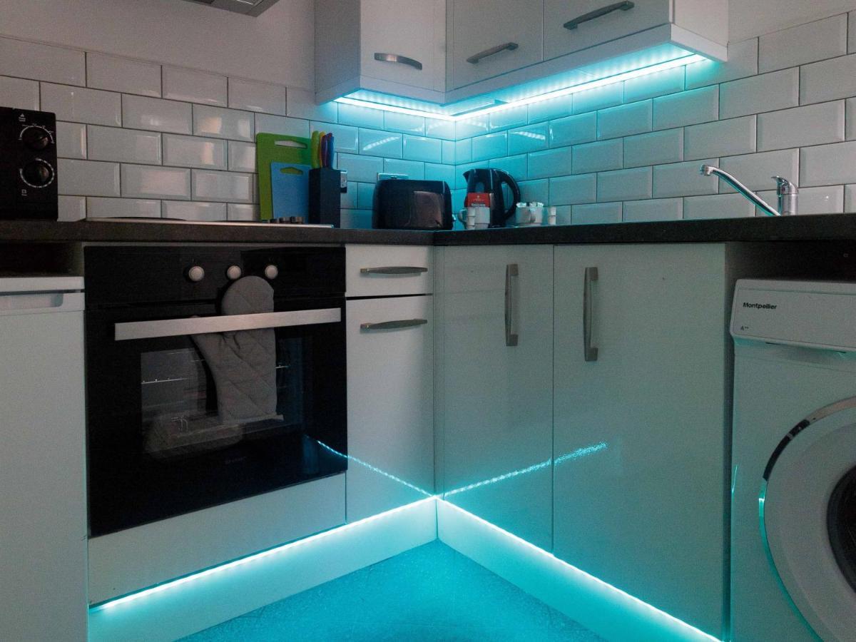 City Hospital Apartments Лийдс Екстериор снимка