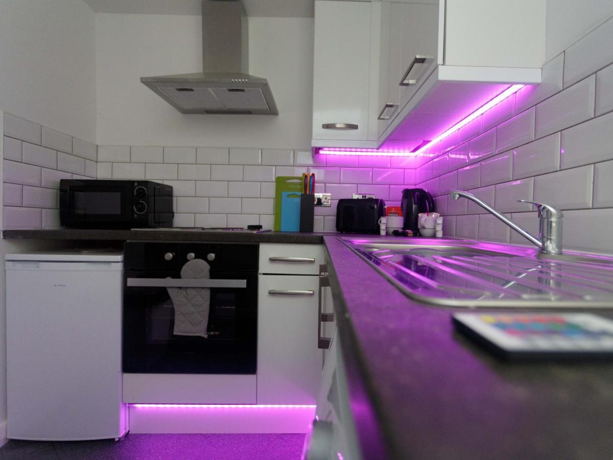 City Hospital Apartments Лийдс Екстериор снимка